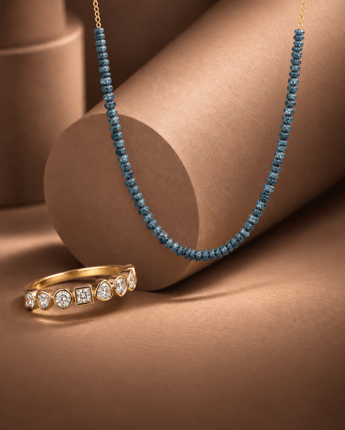 Ring and pendant earring set, hand-finished in gold
